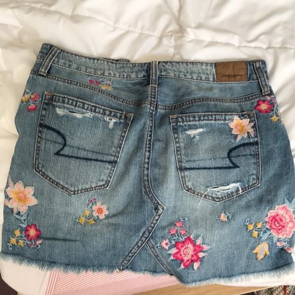 American Eagle Floral Embroidered Denim Skirt - Picture 4 of 4